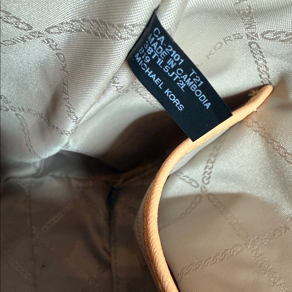 Michael Kors Apricot Tote Bag - Picture 6 of 10